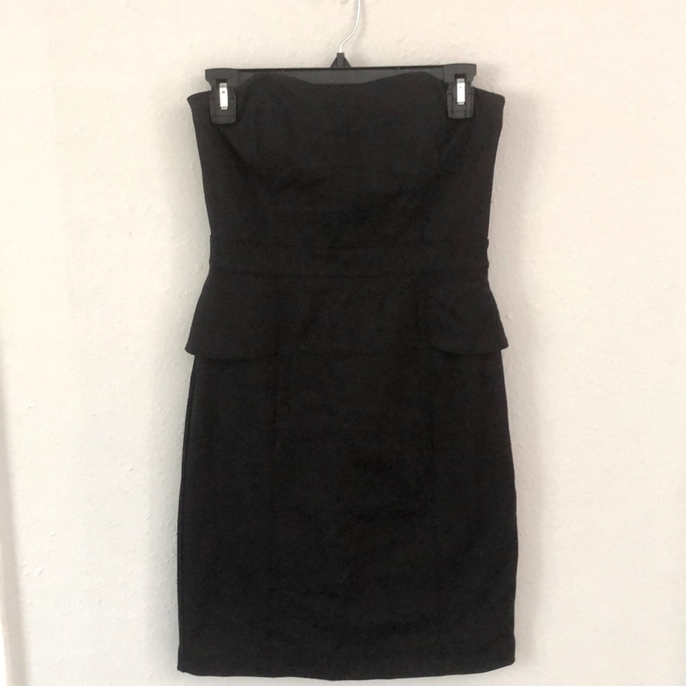 White House Black Market Strapless Peplum dress